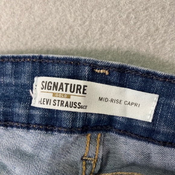 Signature Levi Strauss & Co Gold‎ Mid-Rise Capri Jeans Women's Size 8 W29 - Picture 3 of 10